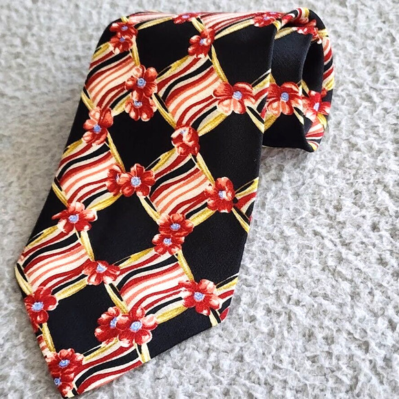 Hugo Boss Necktie Mens 56"L Black Floral Pattern Silk made in Italy Quiet Luxury - Picture 1 of 12